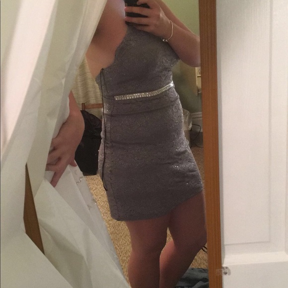 Dress - Picture 5 of 5